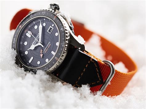 Compass Watches for Mountaineers and Explorers: Sporty 